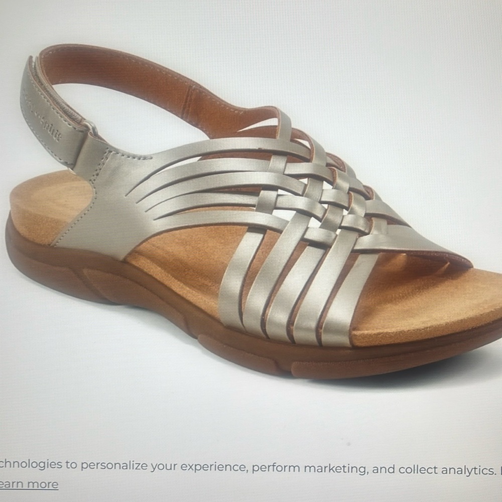 NWB Easy Spirit Mar Sandals.  Size 10.  Color Gold